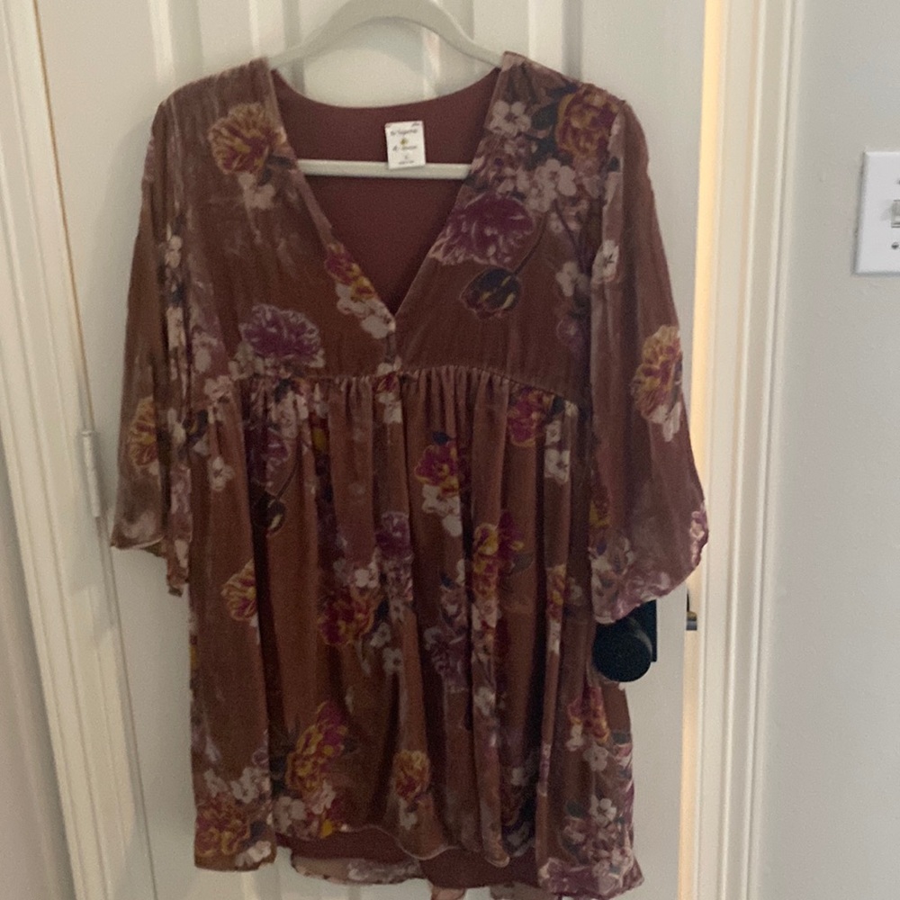 Boutique flower top